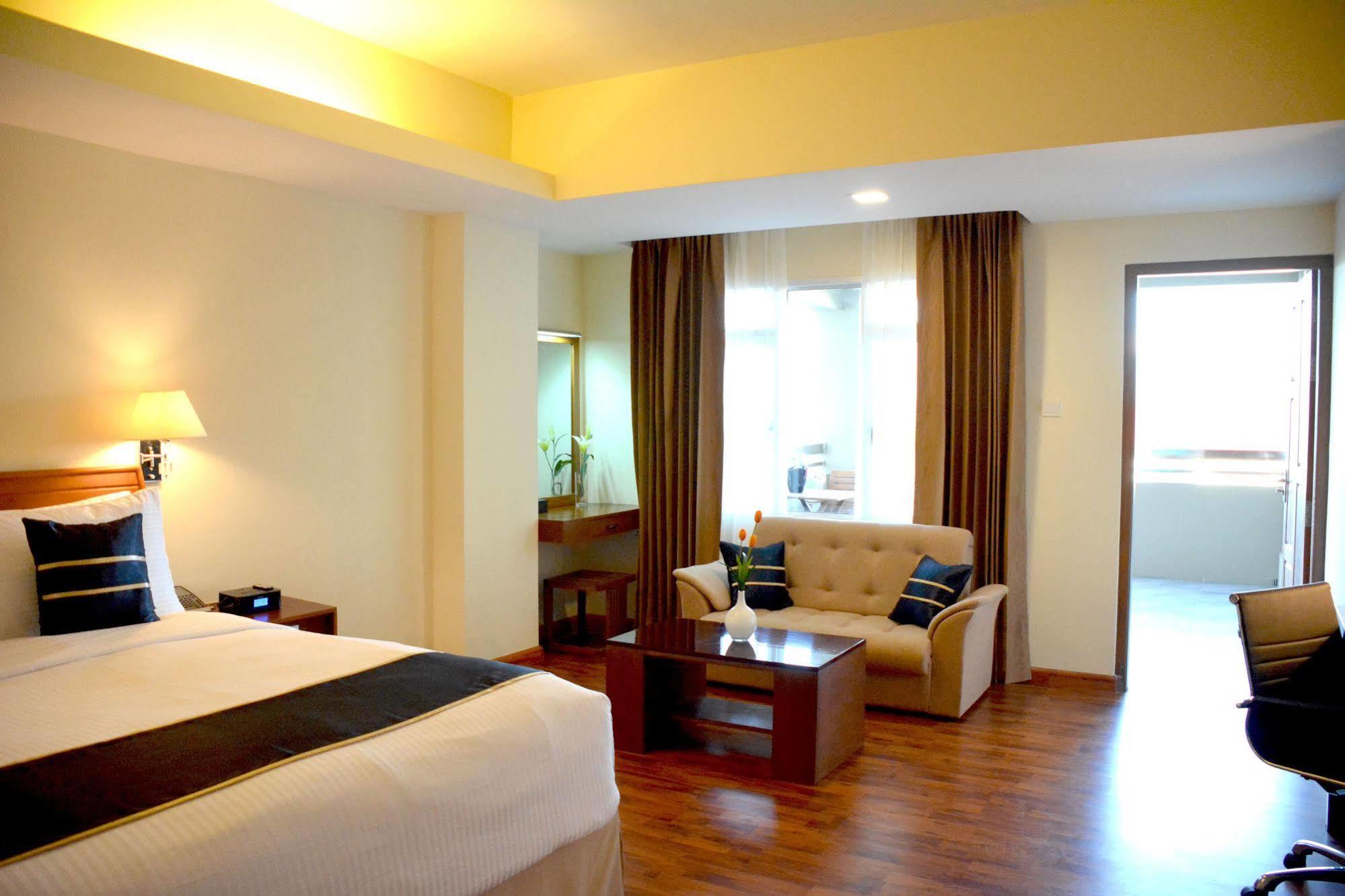 Eastern Palace Hotel Mandalay Exterior foto